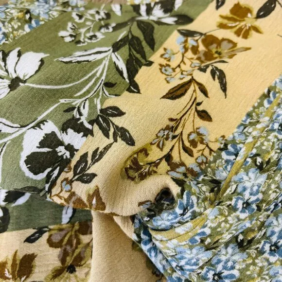 Love You Bunches Boho Floral Blouse Green Patchwork Print Button-Back Sz. Small - Picture 4 of 4